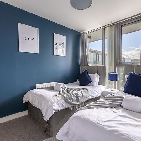 Luxury 2-Bed In Central Mk By Valore Property Services Milton Keynes Exterior photo