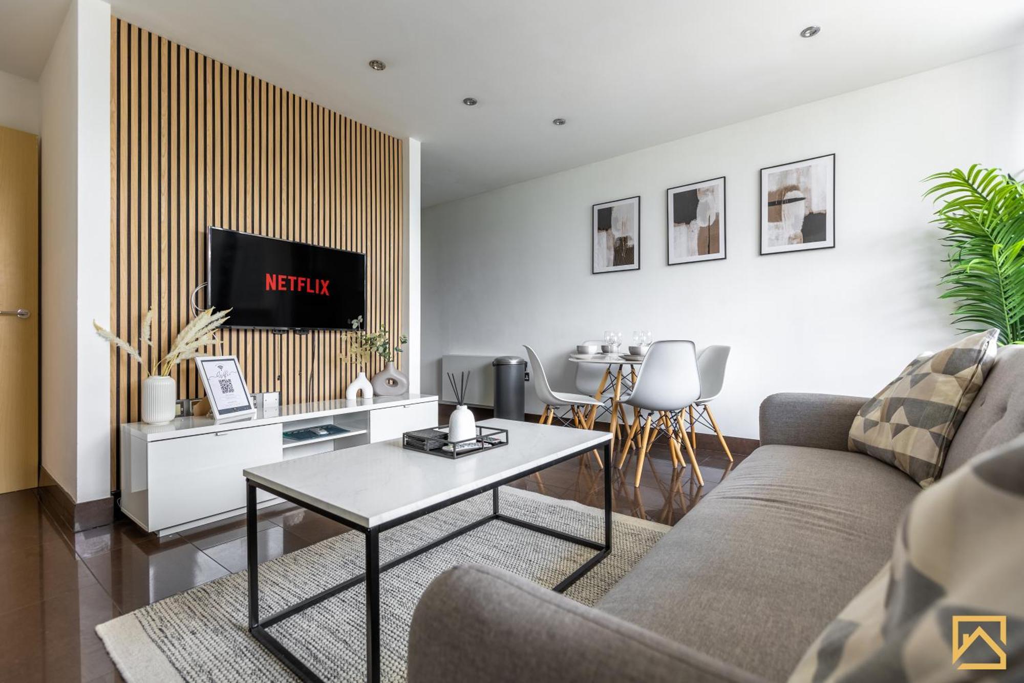 Luxury 2-Bed In Central Mk By Valore Property Services Milton Keynes Exterior photo